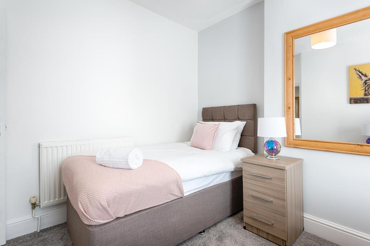 City Centre, Parking, Smart Tv'S In All Rooms Swansea Exterior photo